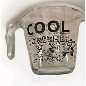 Pyrex Star Mickey Mouse & Friends 2 Cup Glass Measuring Cup "Cool Together"